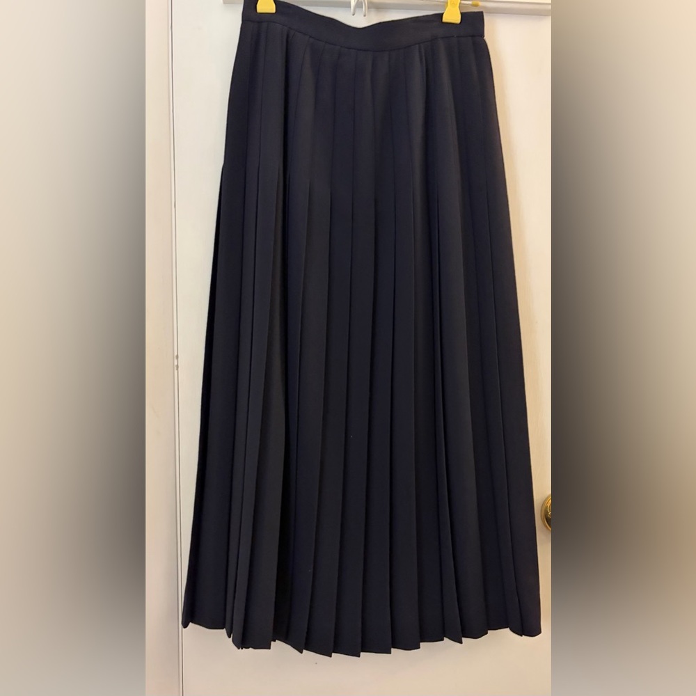 JH Collectibles Skirt